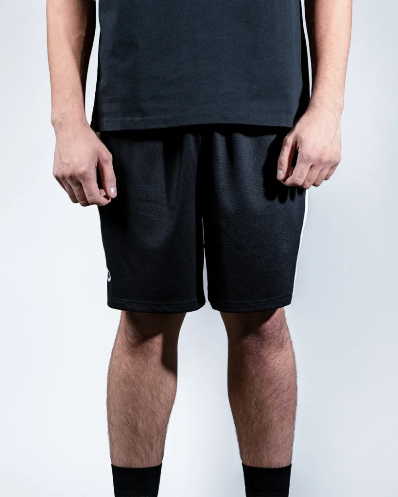 COURT SHORT BLACK/WHITE